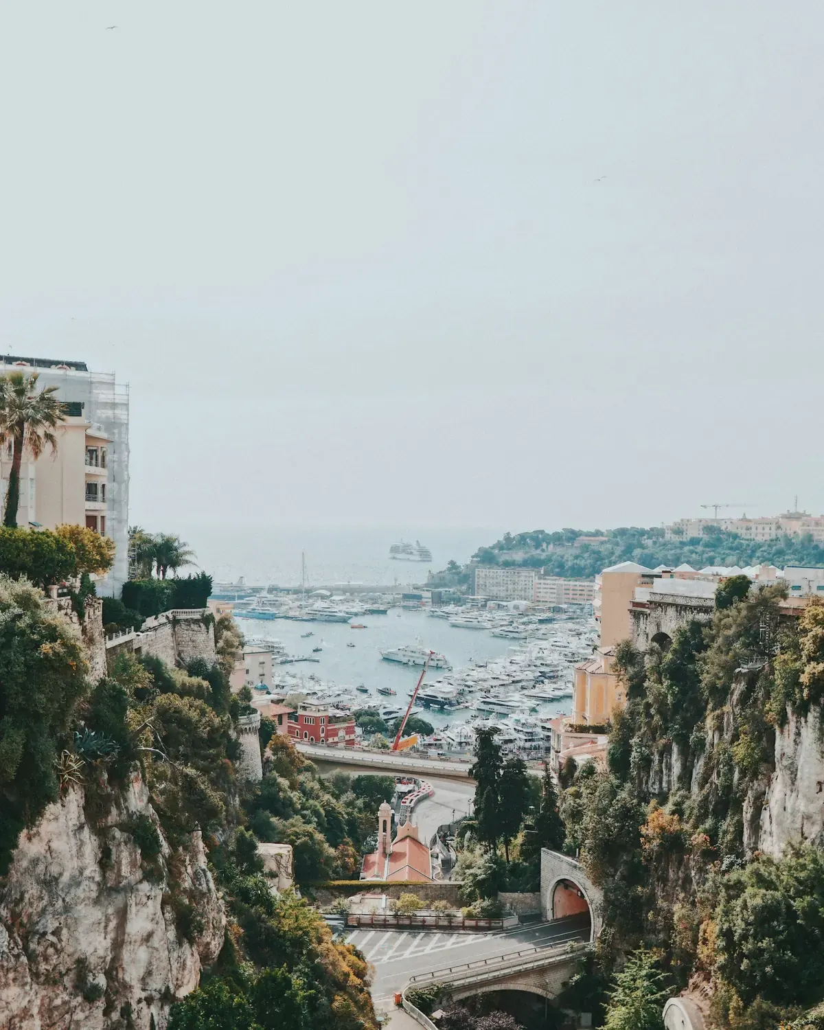 Le port de Monaco vu depuis les hauteurs